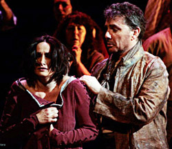 Angeles Blancas y Angel Odena en una escena de El gato montes (Jesus Alcantara - Teatro de la Zarzuela, 2012)