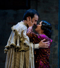 Cesar San Martin y Cristina Faus en "La reina mora" (Serrano) - Teatro de la Zarzuela, 2013 (Foto: Fernando Marcos)