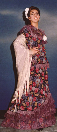Lola  Casariego as Manuela in La chulapona
